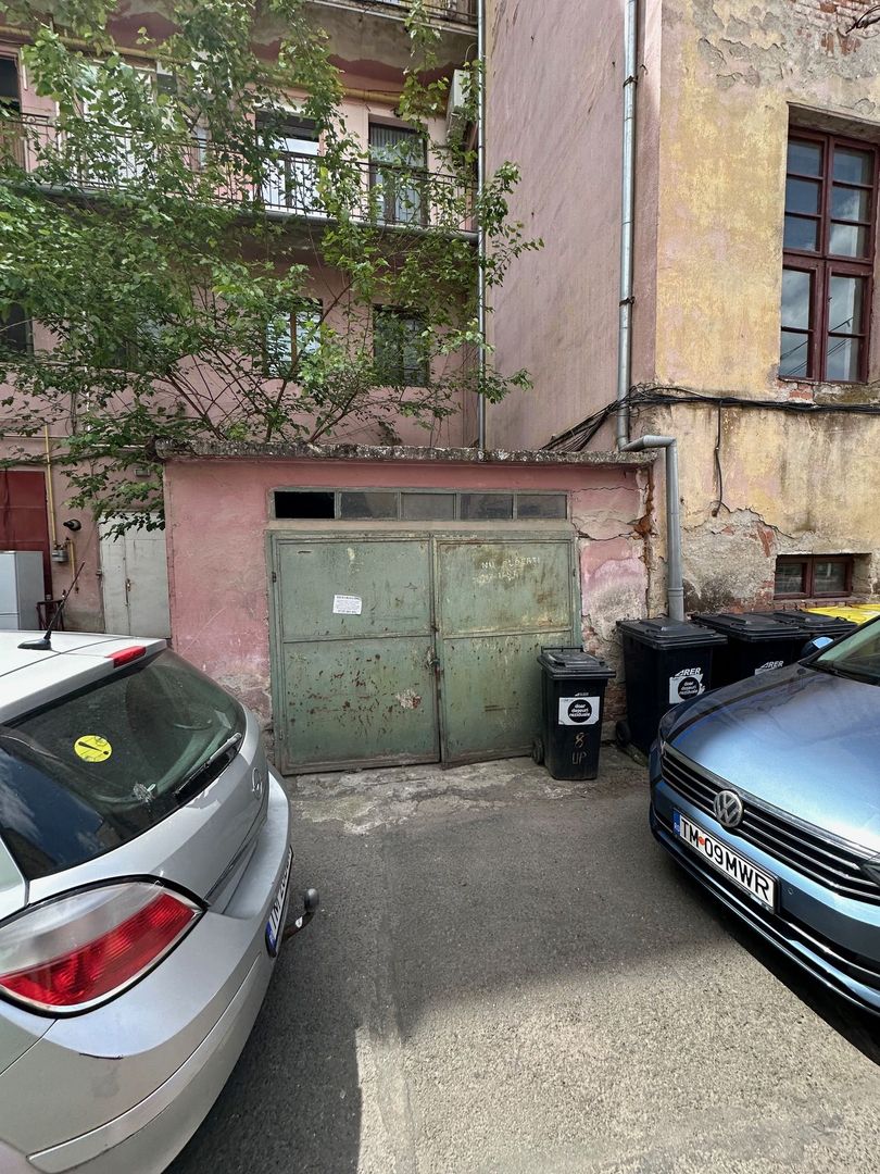 Apartament renovat în clădire istorică - are garaj - Poză 22