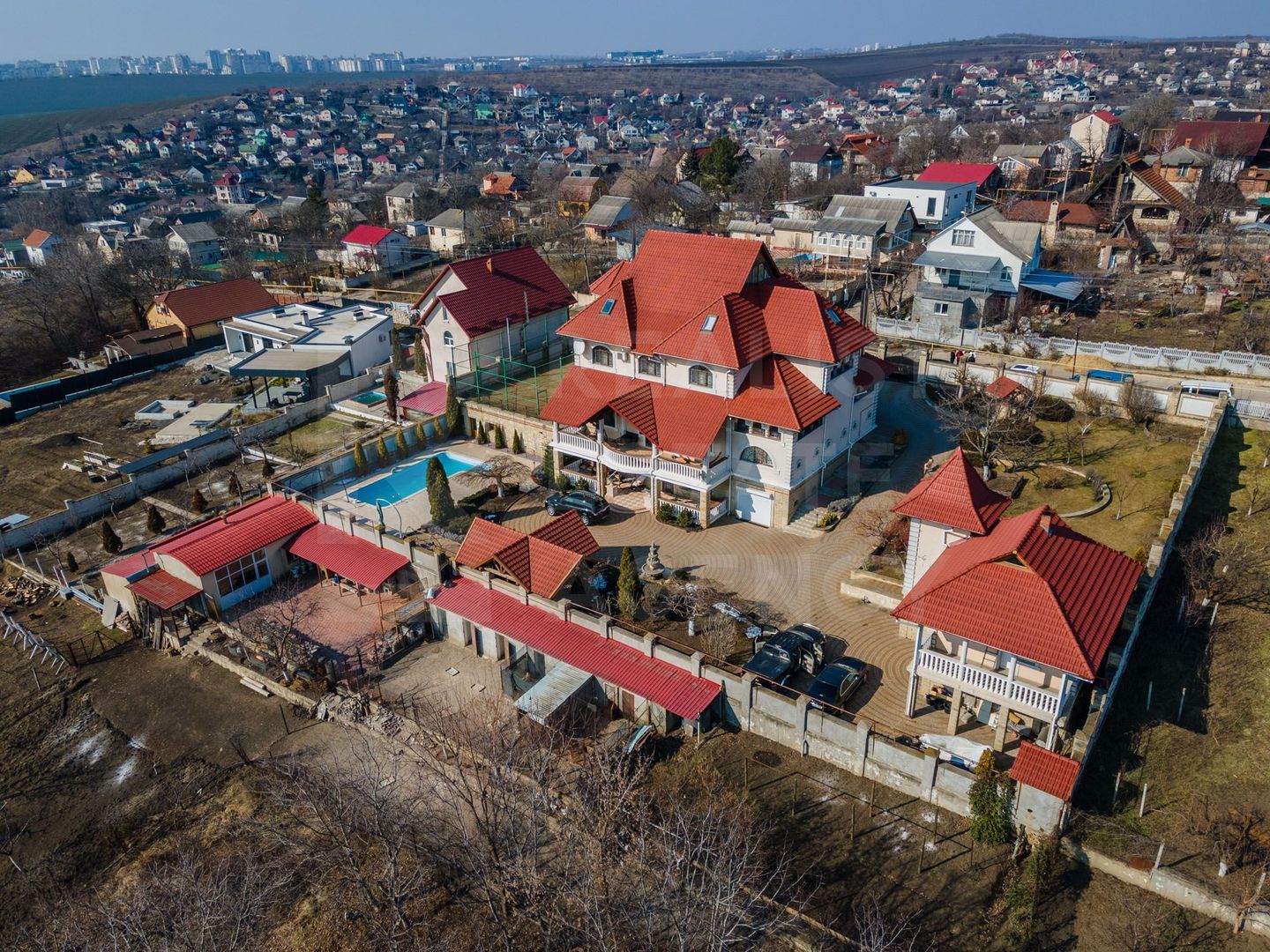 Vânzare casă de lux, 700 mp + 22 ari, situată în Tohatin - Poză 39