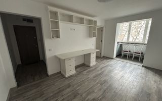 Apartament cu 2 camere, renovat, în zona Piața Alexandru cel Bun - Poză 1
