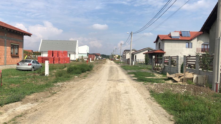 Teren pentru servicii- Mosnita Veche-1200 mp - Poză 1