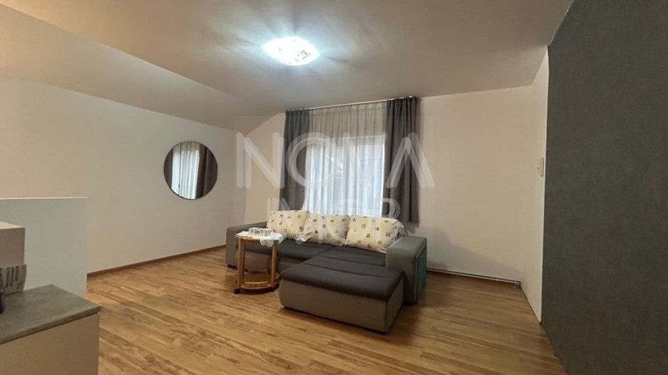 Casa de vanzare 200 mp cu spatiu comercial la parter, strada Lunga - Poză 15