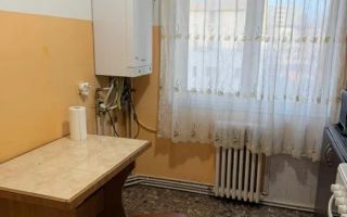 Închiriez apartament 2 camere – Podu Roș, etaj - Poză 4