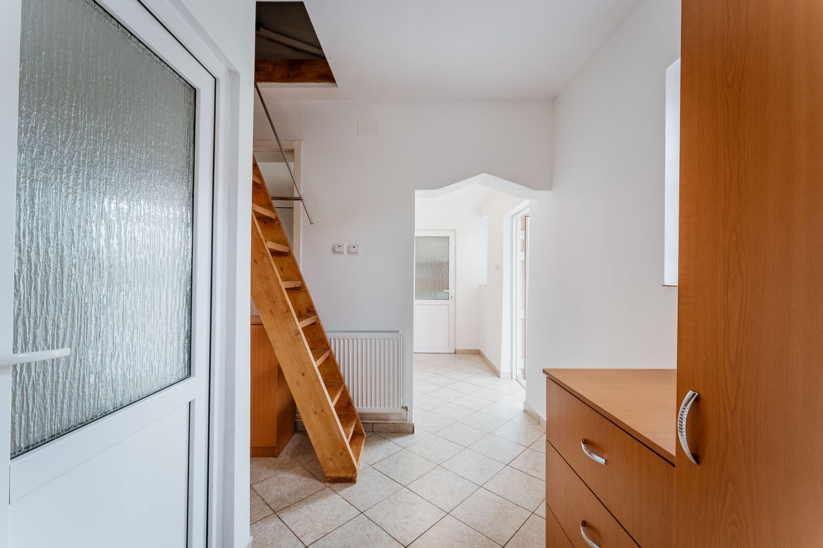 Casă cu 2 camere în Bujac - Poză 14
