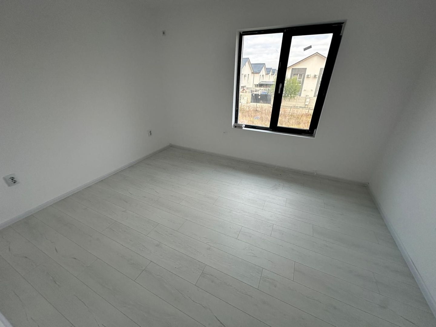 CASA DUPLEX BRAGADIRU, 4 CAMERE, CENTRALA, 177 MP TEREN, COMISION 0% - Poză 5