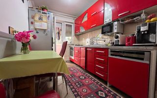 Apartament 4 camere, decomandat, etaj intermediar, Cetate - Poză 2