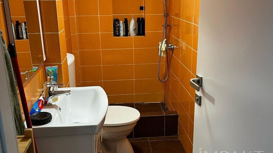 Casa frumoasa de vanzare la curte comuna, zona Centrala! - Poză 11