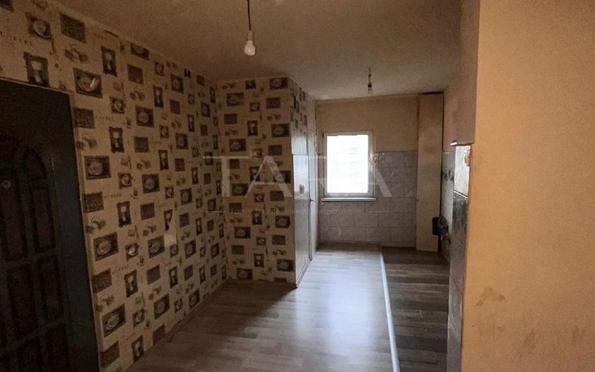 Apartament cu 3 camere de vânzare, in centrul Apahidei. - Poză 1