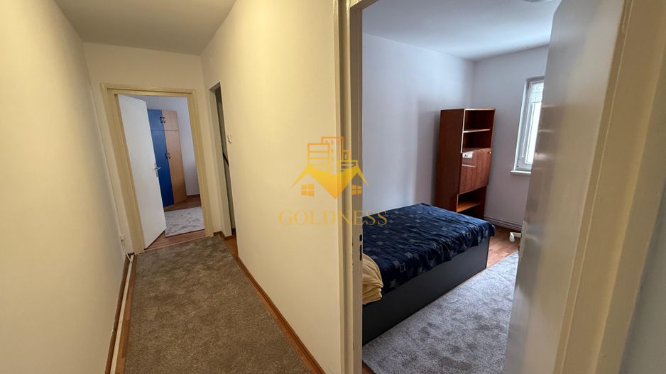 3 camere semidecomandate, balcon, Gheorgheni, Hotel Royal, P-ta Hermes - Poză 10