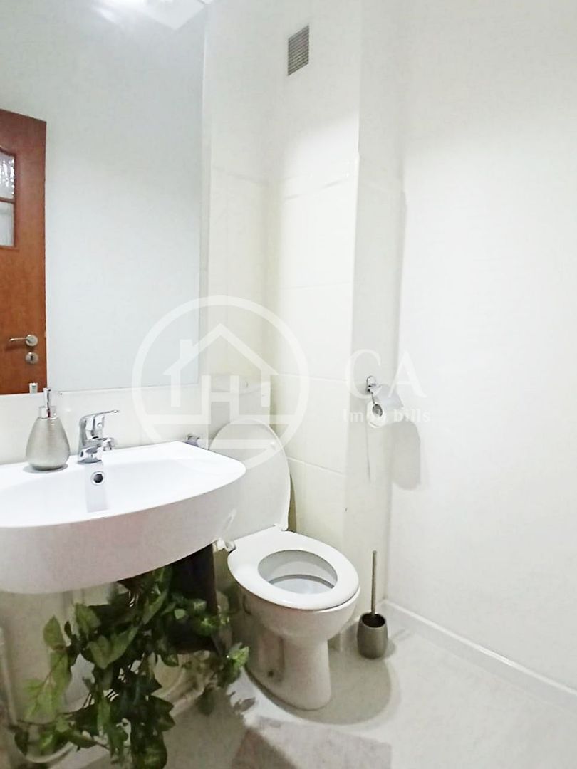 Apartament de vânzare cu 3 camere în zona Rogerius, Oradea - Poză 14