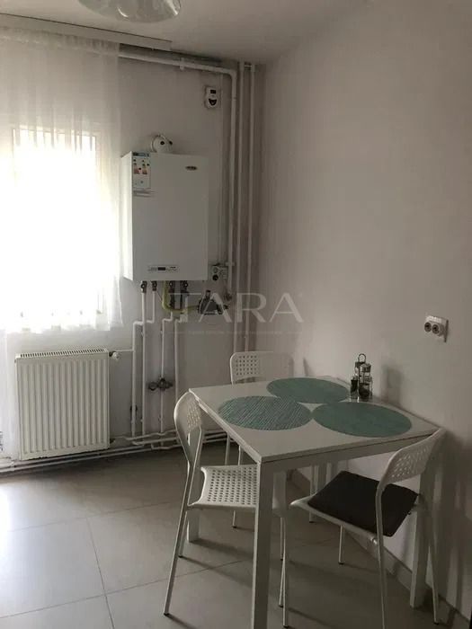 Apartament cu 2 camere, renovat complet, zona Plopilor, Pod Calvaria. - Poză 4