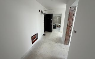 Decomandat. Zona Buziasului. Parcare in curte. - Poză 9