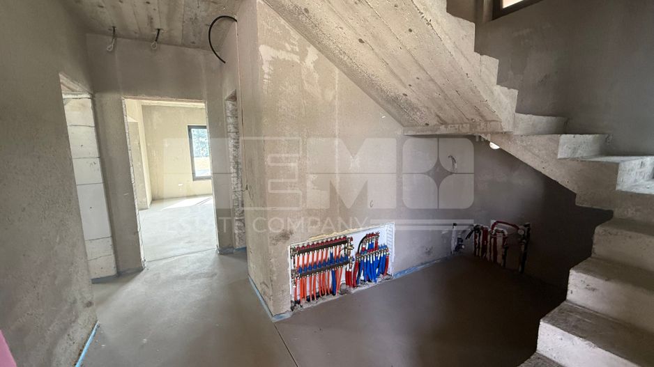 Casă semifinisată în Horodnic de Sus | 203 mp | Teren 1.000 Mp - Poză 6