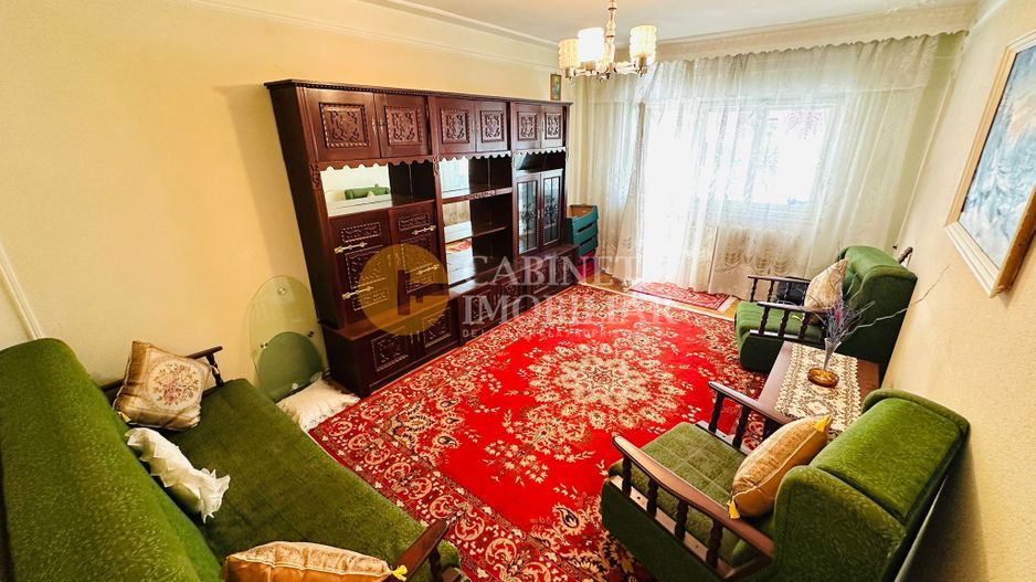 3 Camere DECOMANDAT - ETAJ 1 - Zona Mircea Cel Batran - Poză 1