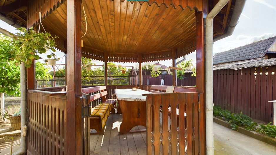 Casă clasică în Chișineu-Criș - Poză 9