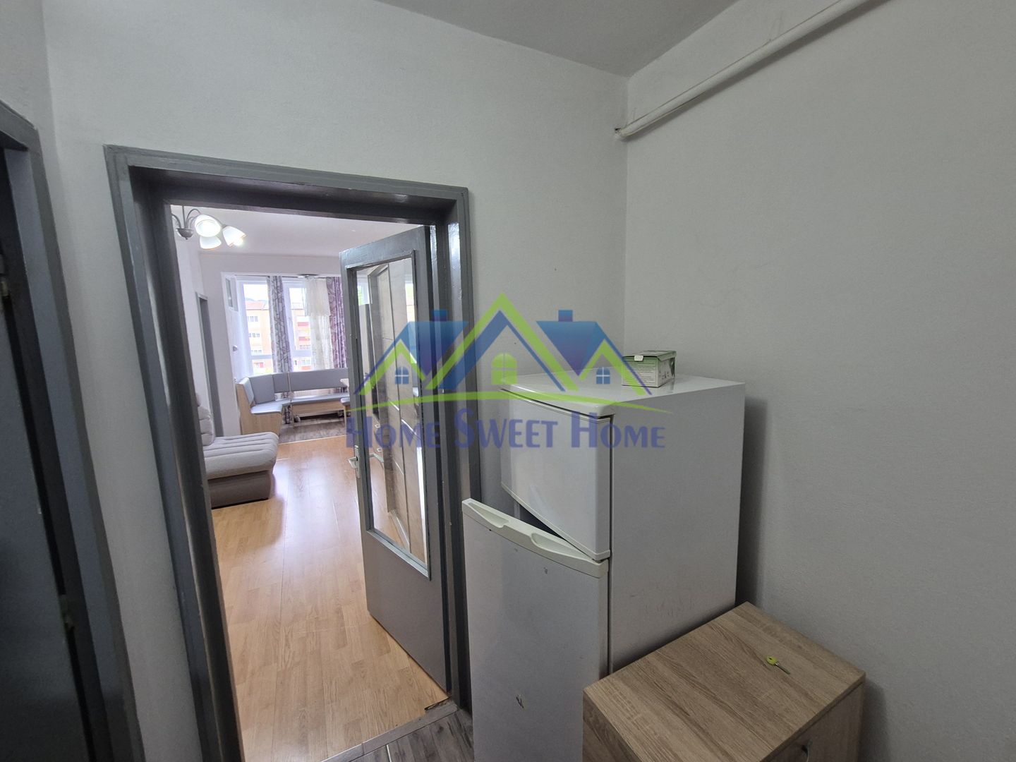 🏡 De închiriat garsoniera in G1, Hunedoara, et. 4, mobilata, balcon! - Poză 1