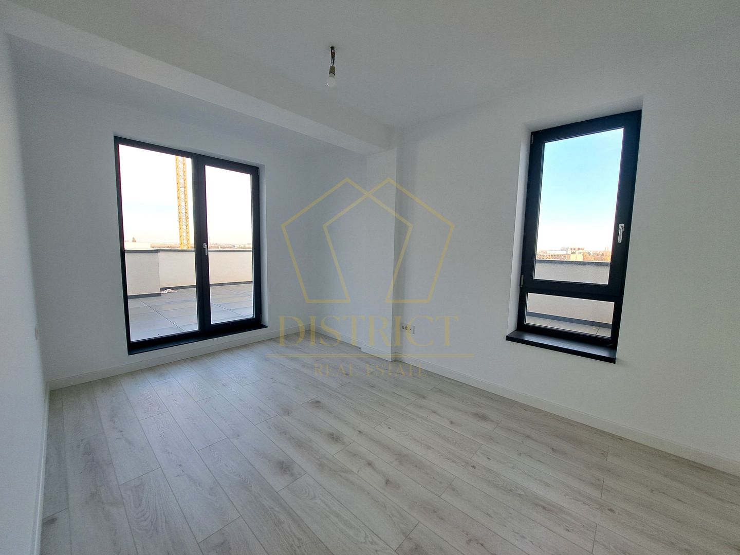 COM 0% Apartament cu 2 camere si terasa de 91 mp | Torontalului - Poză 3