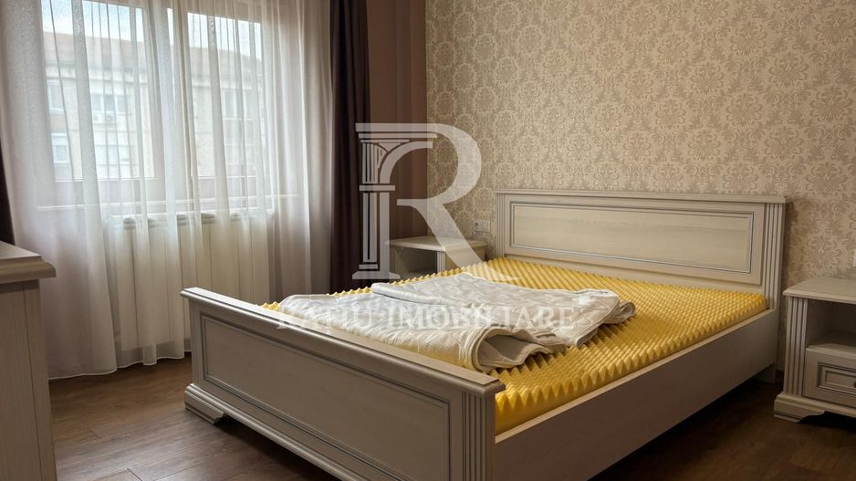 Apartament cu 3 camere | Etaj 3 | Decebal | Oradea - Poză 1