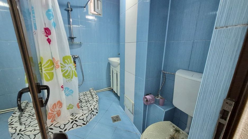 De inchiriat apartament cu 2 camere, Micro 17, parter, 400 euro - Poză 2