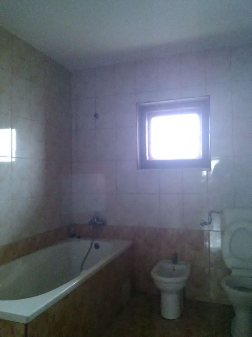 Casa 6 camere - cazare 15 persoane, Nord - Poză 8