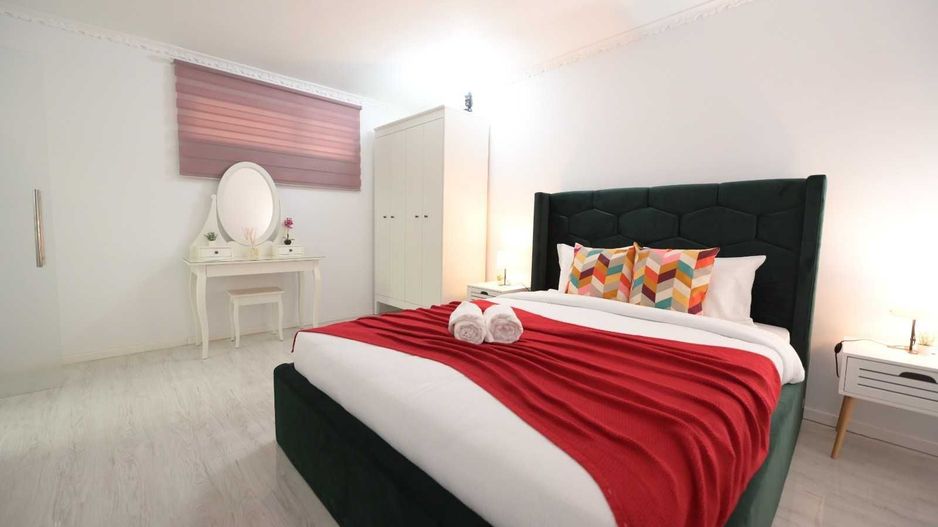 Închiriez apartament 2 camere, Unirii, demisol, pretabil locuit +birou - Poză 2