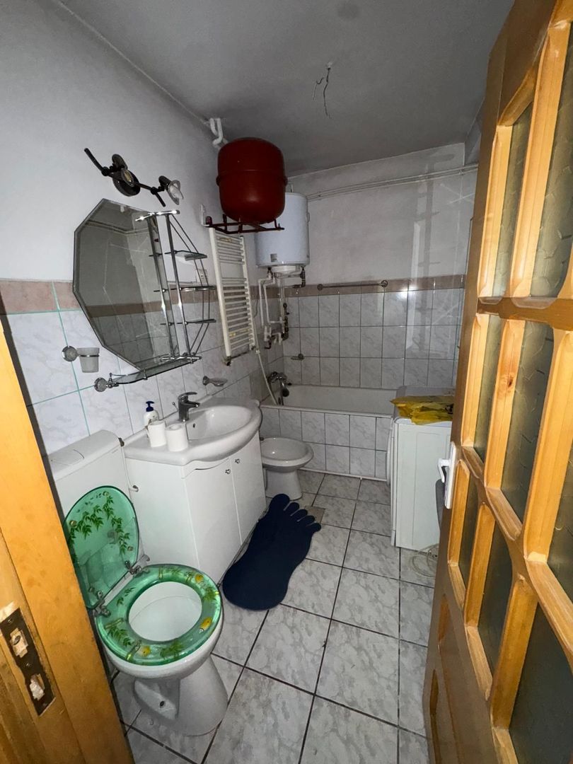 vand casa zona Biserica Noua , P+ET 1 - Poză 3