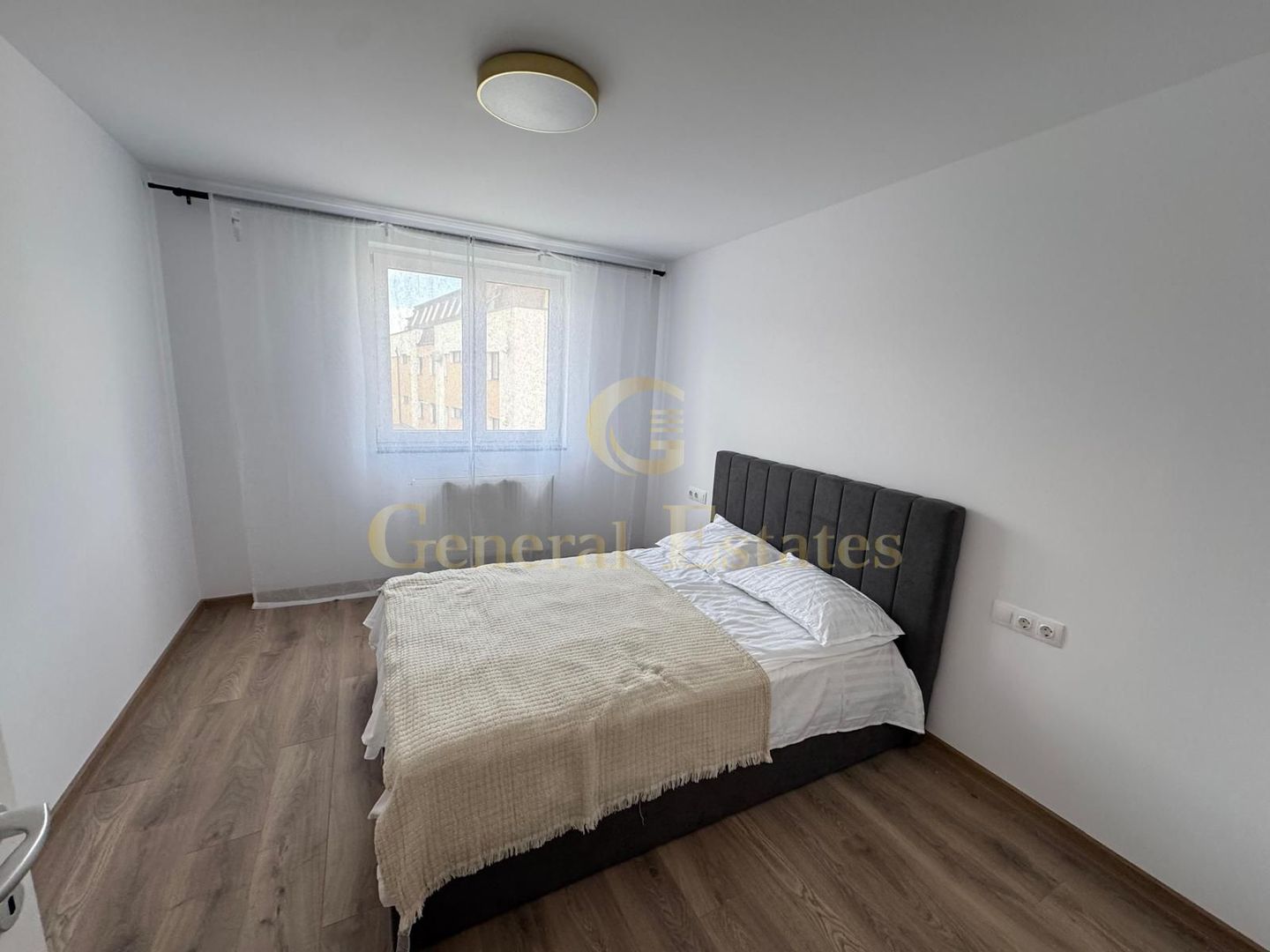 Apartament 3 camere de închiriat – Zona Tractorul - Poză 4