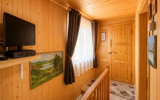 Cocheta casuta,mobilata,accesorizata, garaj,gradina,foisor,Lunca Bradului,Mures - Poză 3