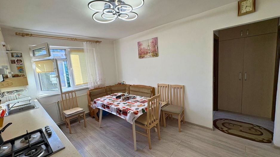 Apartament 2 camere decomandat zona Simeria (lângă piața Dolar) - Poză 1
