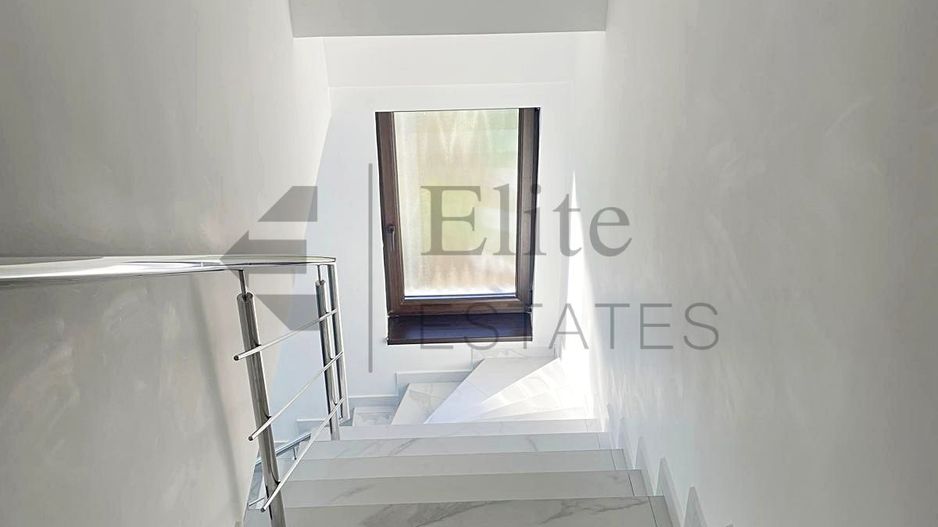 Pensiune de vanzare in statiunea 1 Mai - Poză 6