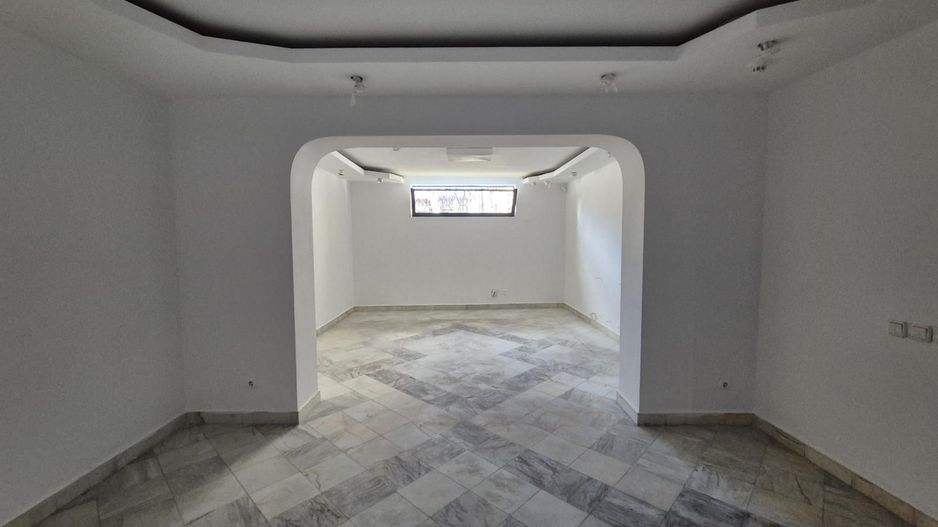 Oportunitate investitie - Vila renovata cu chiras in zona Bucurestii Noi - Poză 12