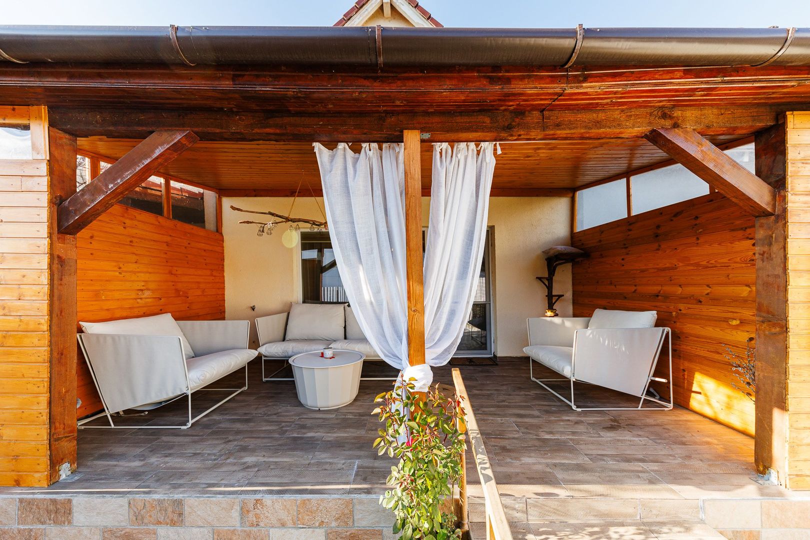 Casă primitoare și cochetă în Dumbrăvița – langa pădure și lac | Com 0 - Poză 30