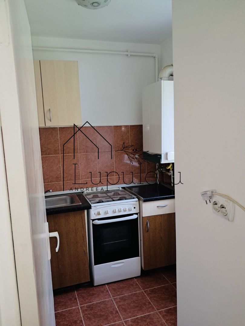 Garsoniera de Inchiriat | Zona OMV Vasile Milea | Balcon | Renovată - Poză 5