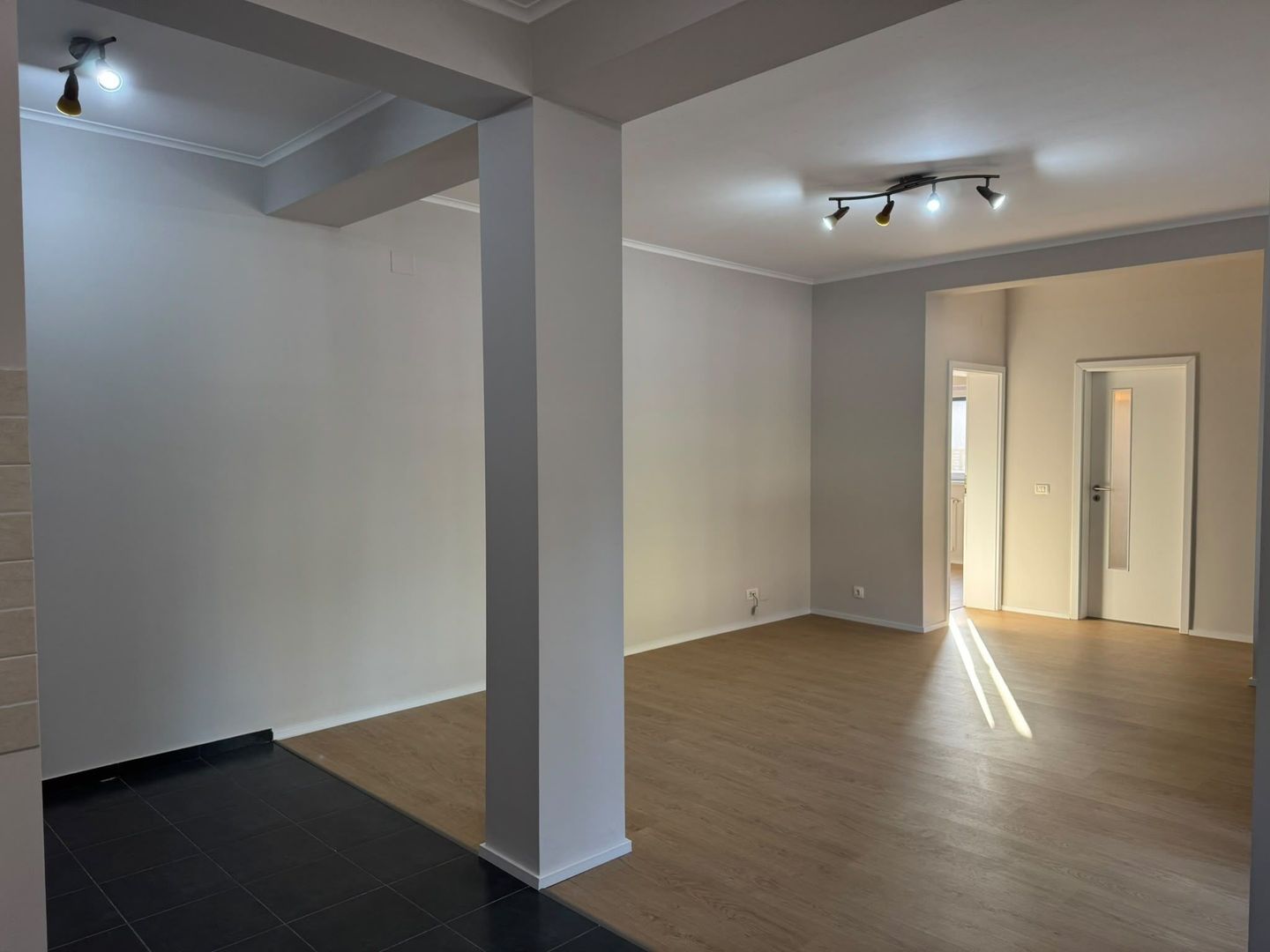 Braytim | 3 Camere | Centrala proprie | Loc de parcare | Renovat  recent - Poză 3