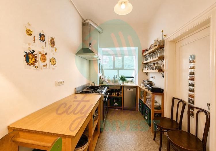 Proprietate rara pe o strada boema - Poză 9