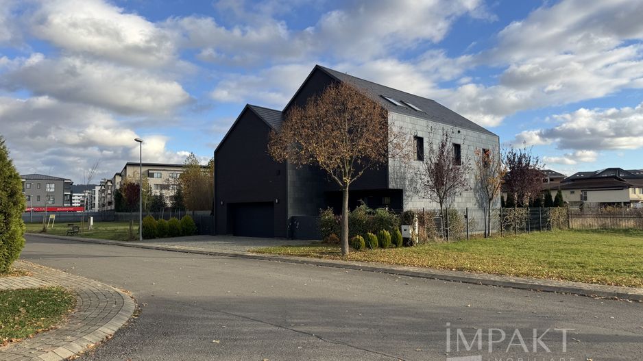 Casa moderna de inchiriat cu 4 camere in cartier Terra Floresti! - Poză 1