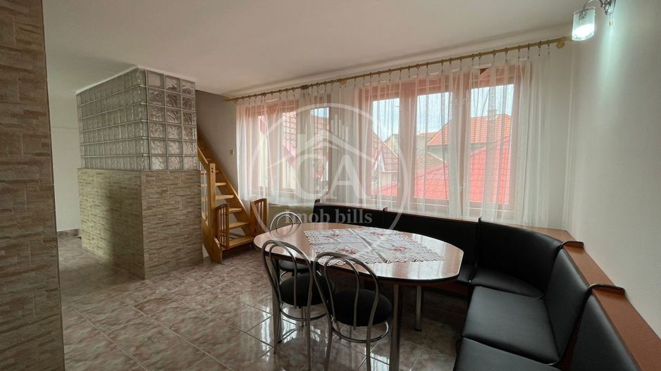 Casa de vânzare cu 8 camere de tip P+E+M in zona Rogerius, Oradea - Poză 1