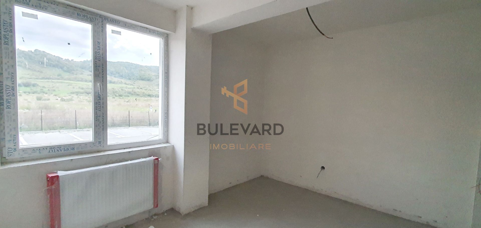 Apartament cu 3 camere + parcare, zona Terra! - Poză 2