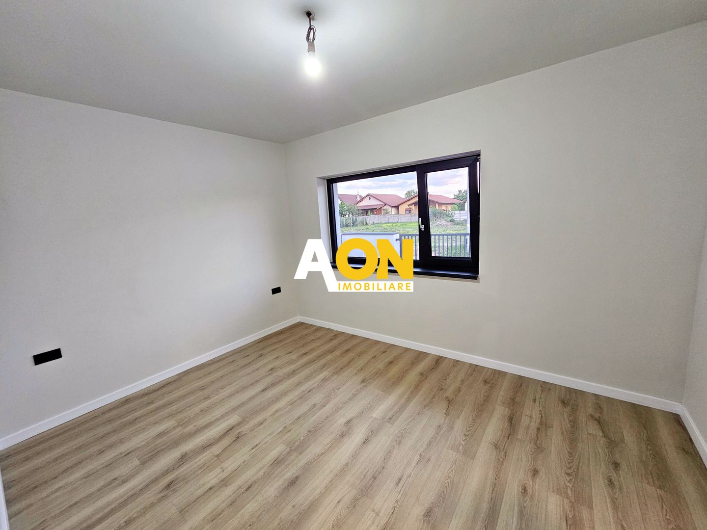 Casa 4 camere, 355 mp teren, gata de mutat, cartier Orizont - Poză 10