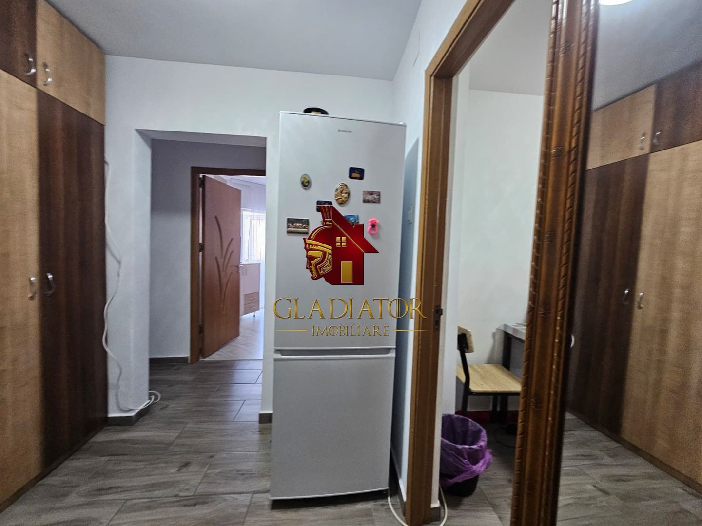 Apart 2 camere Canta la bulevard, etaj 3 din 4, pozitionat foarte bine - Poză 3