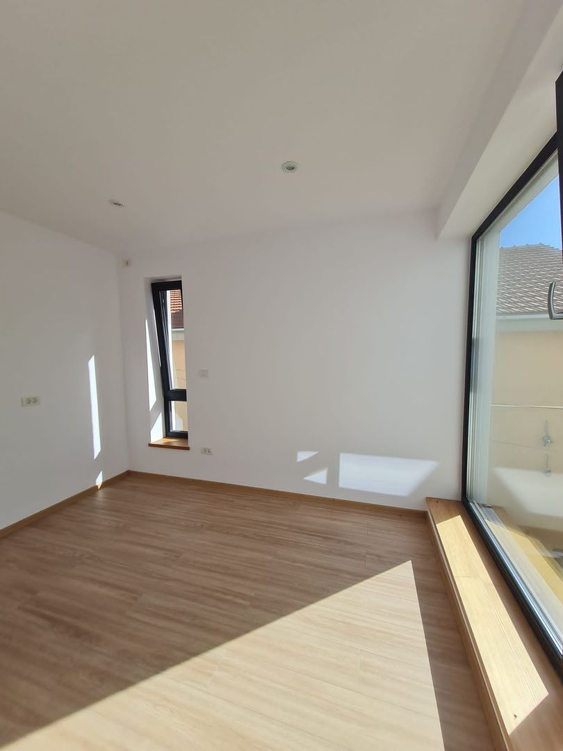 Minimalist în Timișoara - Poză 38