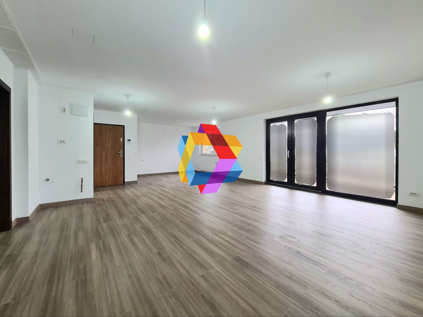 Spatiu comercial de închiriat Brasov - 101 mp # plus-imo.ro - Poză 1