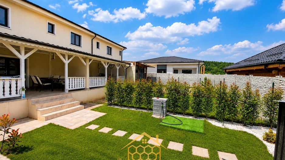 Casa P+1 + Pod in coltisorul tau de natura - Leamna de Jos - Poză 2
