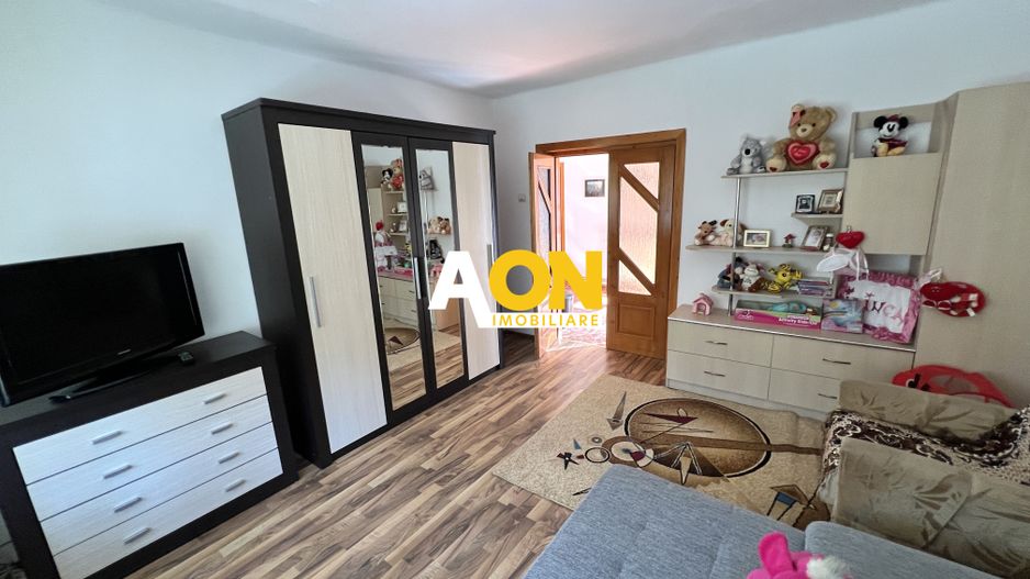 Casa de vanzare pretabila 2 familii, garaj, livada, comuna Pianu - Poză 26