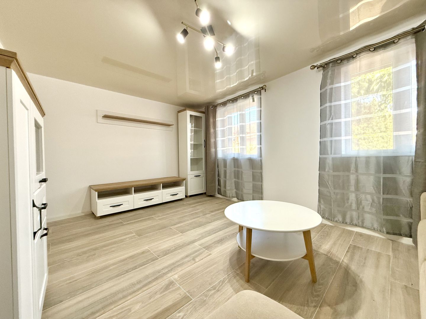 Casă premium de închiriat – Dumbrăvița - zona centrală - Poză 5