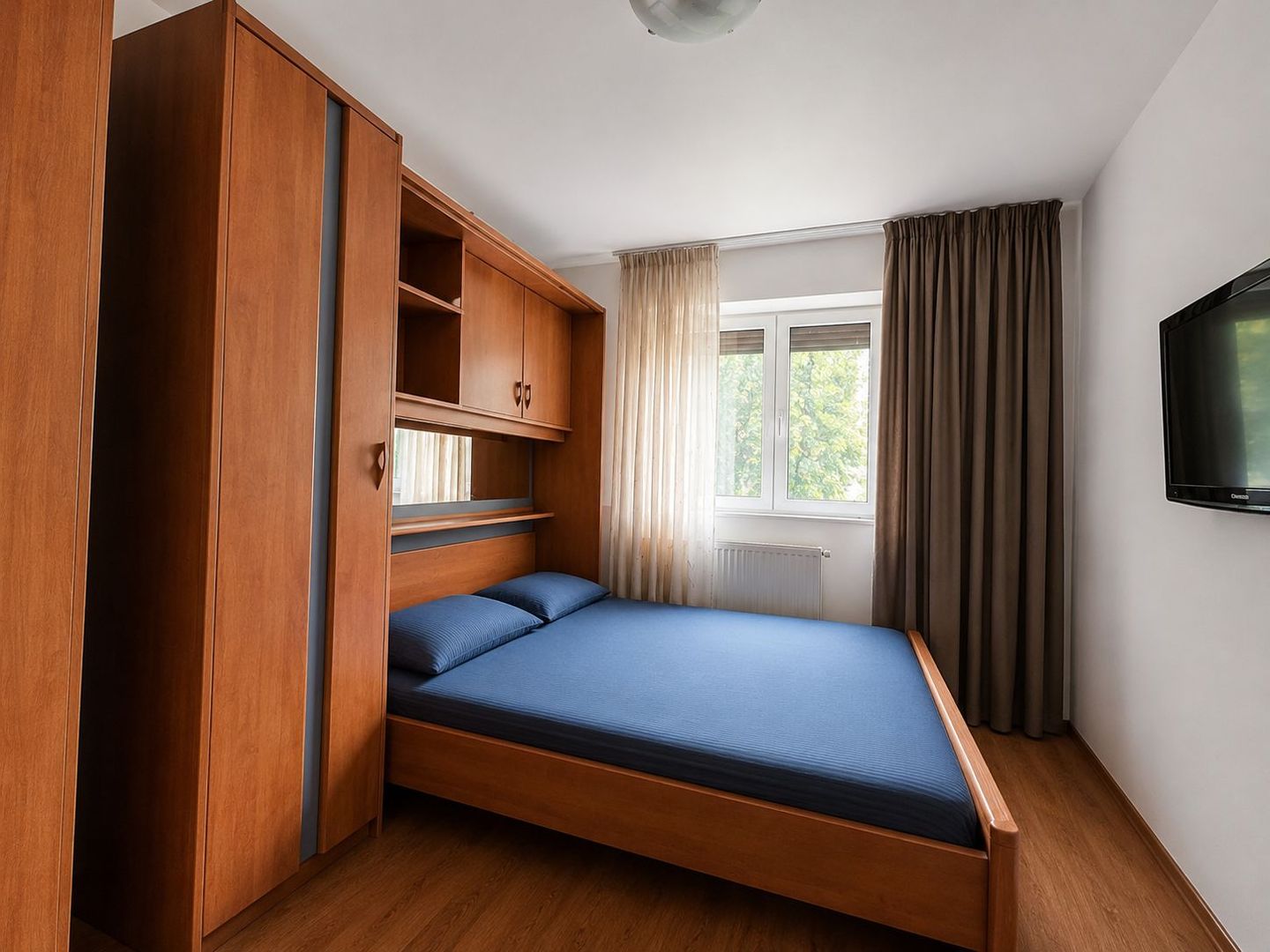 Apartament 3 camere spatios de vanzare în zona - Tractorul - Poză 5