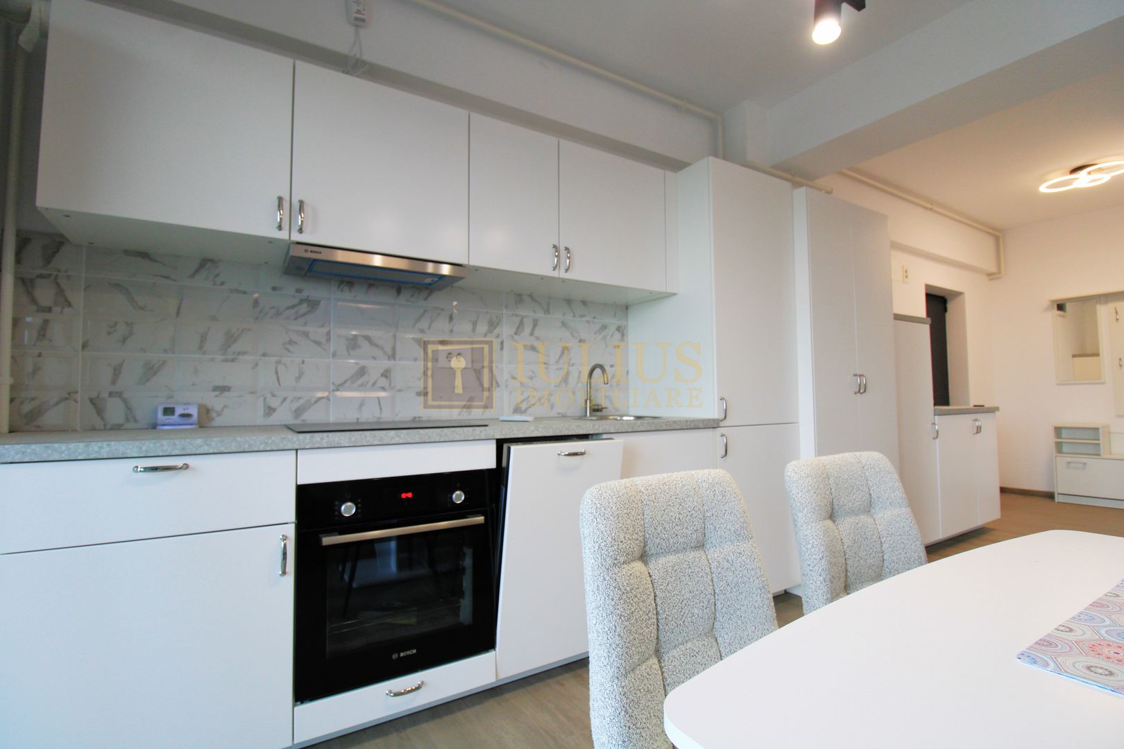 bloc nou, parcare, prima închiriere -Aradului - Poză 12