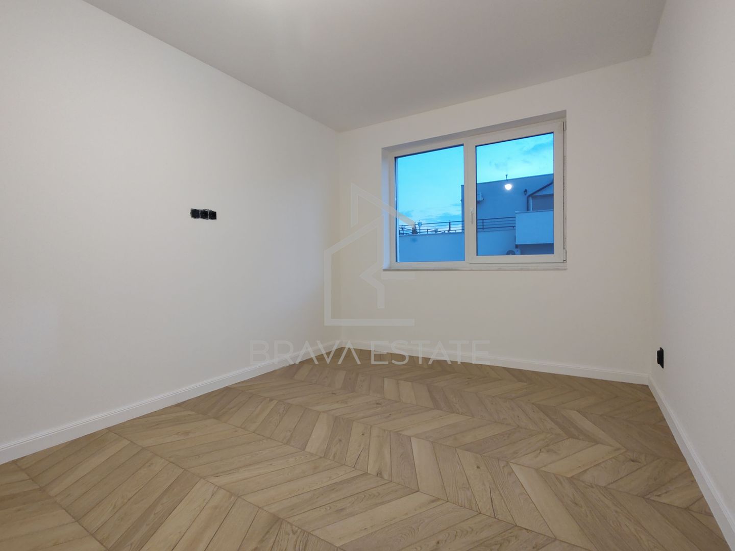 Apartament 3 camere, 57mp, finisat, parcare, str. Cetății - Poză 3