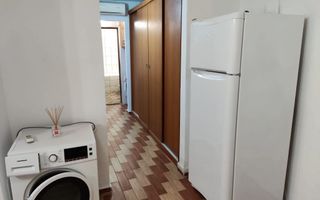 Închiriez apartament  3 camere  cu centrala proprie - Poză 8