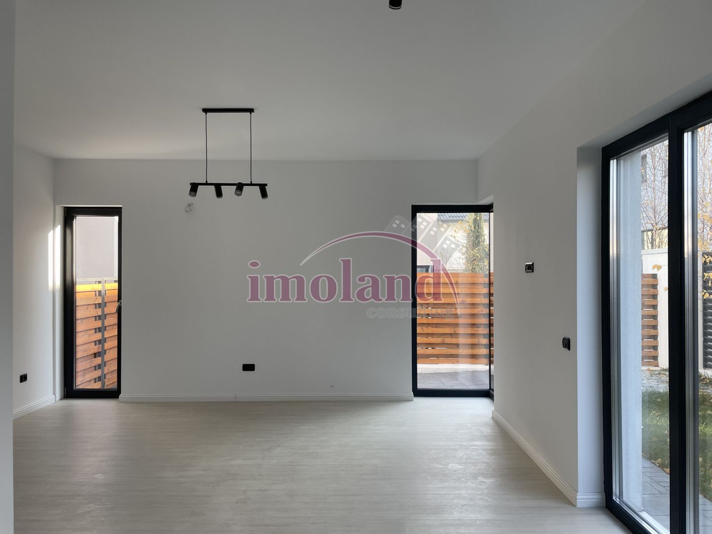 De vânzare casă noua 102 mp | 5 cam 3 bai | curte proprie | lacul Straulesti - Poză 8