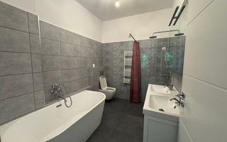 Apartament cu vedere spre Tâmpa, liniște și natură, în Centrul Istoric al Brașov - Poză 11